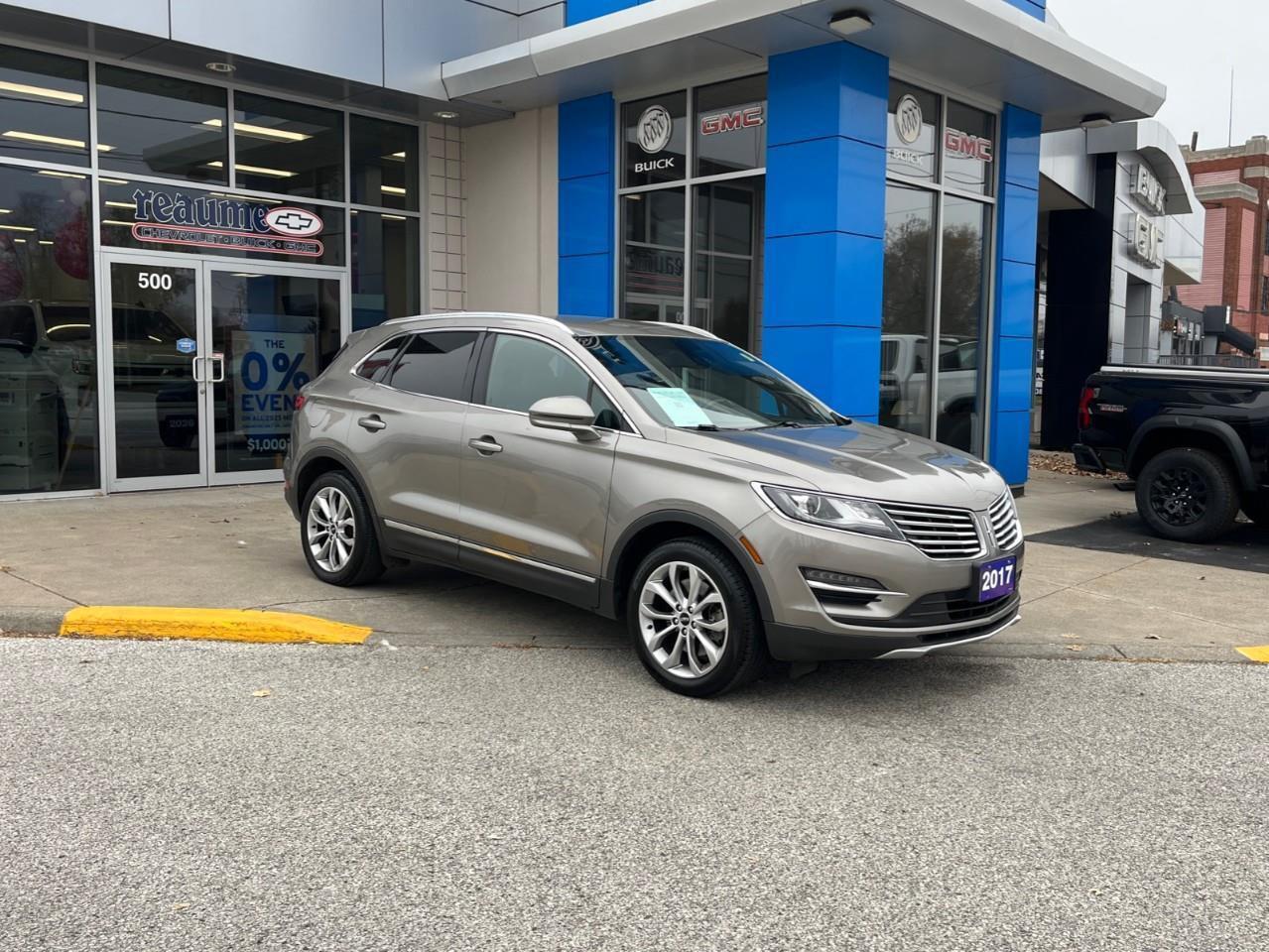 2017 Lincoln MKC SELECT ULTRA LOW KM Photo2