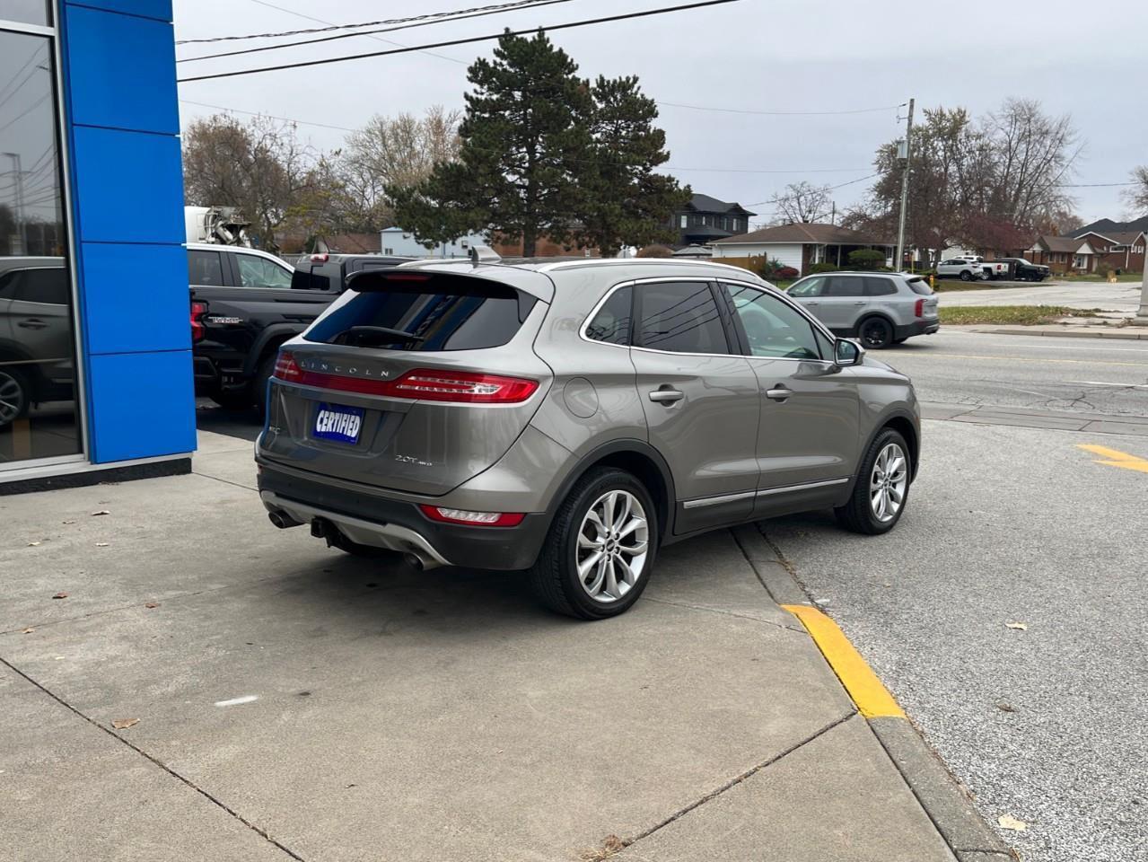 2017 Lincoln MKC SELECT ULTRA LOW KM Photo4
