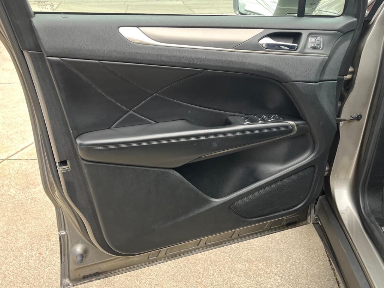 2017 Lincoln MKC SELECT ULTRA LOW KM Photo