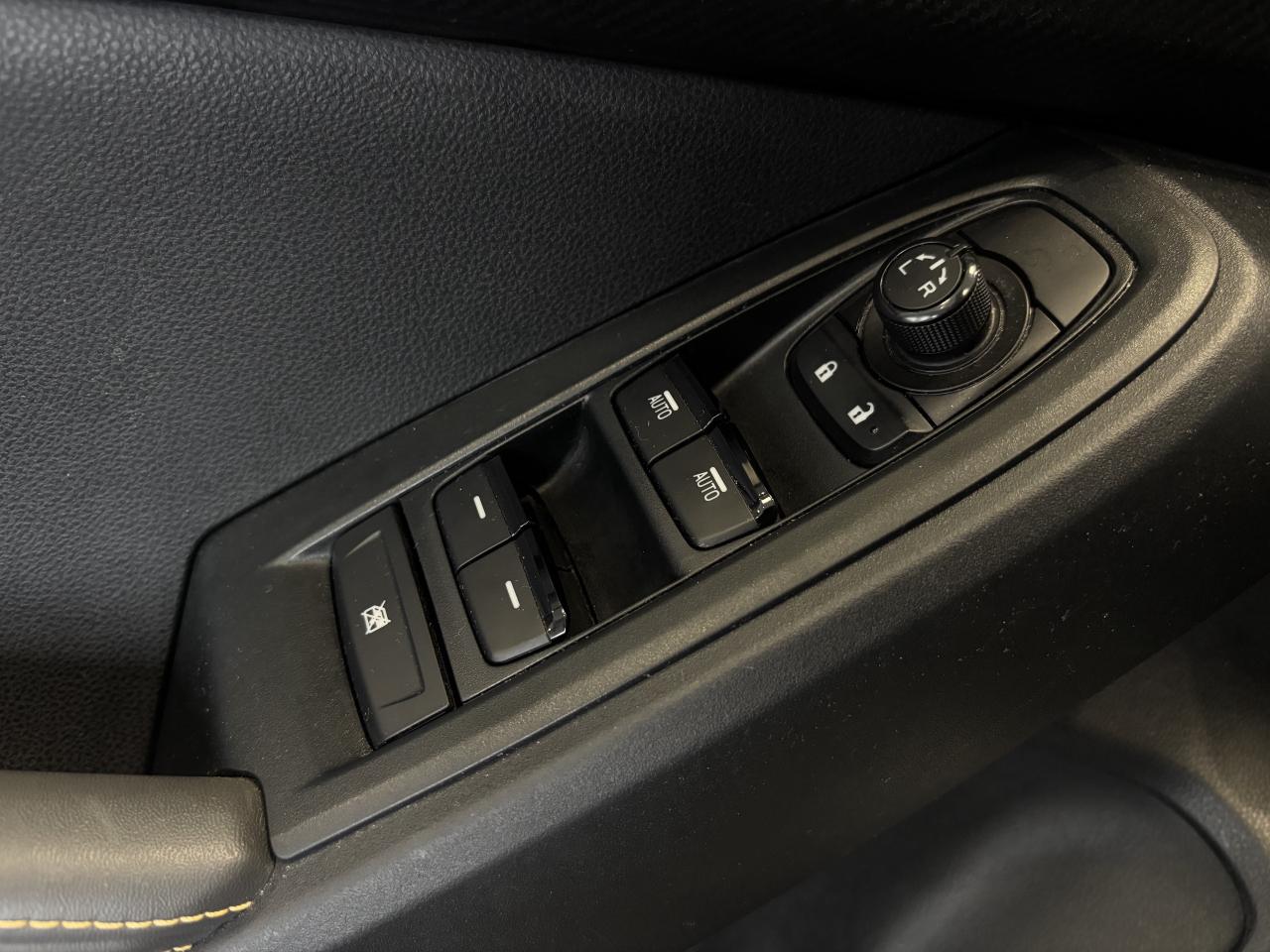 2024 Subaru Crosstrek ONYX   1 OWNER   CLEAN CARFAX   SUNROOF   CARPLAY! Photo