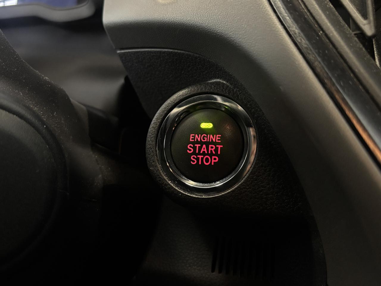 2024 Subaru Crosstrek ONYX   1 OWNER   CLEAN CARFAX   SUNROOF   CARPLAY! Photo