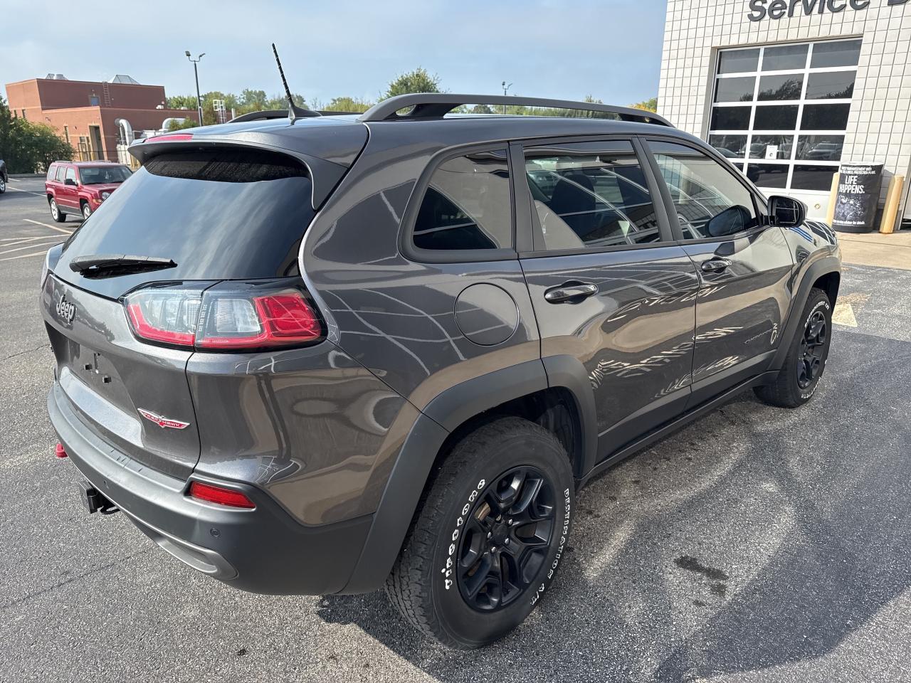 2020 Jeep Cherokee Trailhawk Photo
