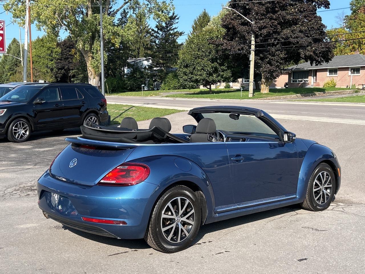 2018 Volkswagen Beetle Convertible Trendline  BELLEVILLE ***613-961-8848 **** Photo