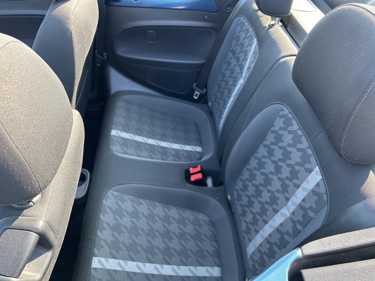 2018 Volkswagen Beetle Convertible Trendline HTD SEATS/B-U CAM CALL NAPANEE6133542100 Photo