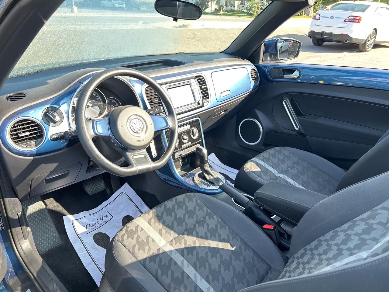 2018 Volkswagen Beetle Convertible Trendline  BELLEVILLE ***613-961-8848 **** Photo