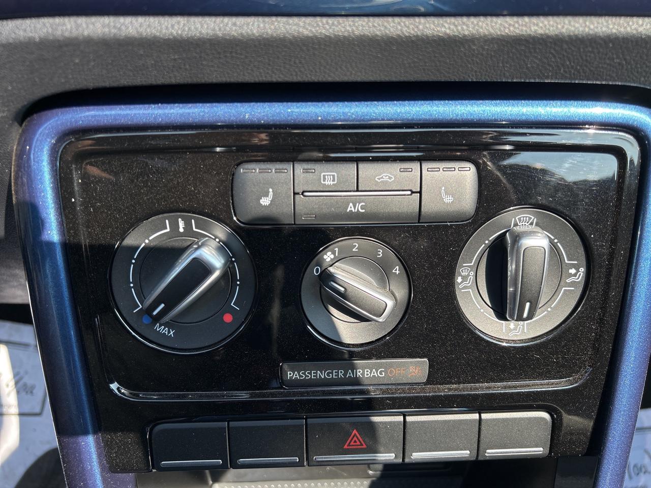 2018 Volkswagen Beetle Convertible Trendline  BELLEVILLE ***613-961-8848 **** Photo