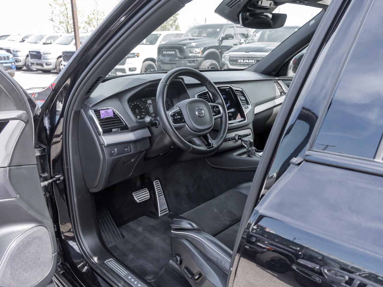 2022 Volvo XC90 T6 AWD R-Design 7-Seater   PANO_ROOF   NAVI Photo