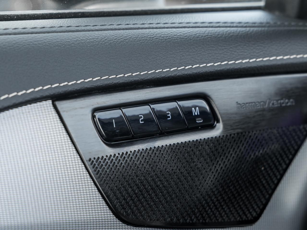 2022 Volvo XC90 T6 AWD R-Design 7-Seater   PANO_ROOF   NAVI Photo