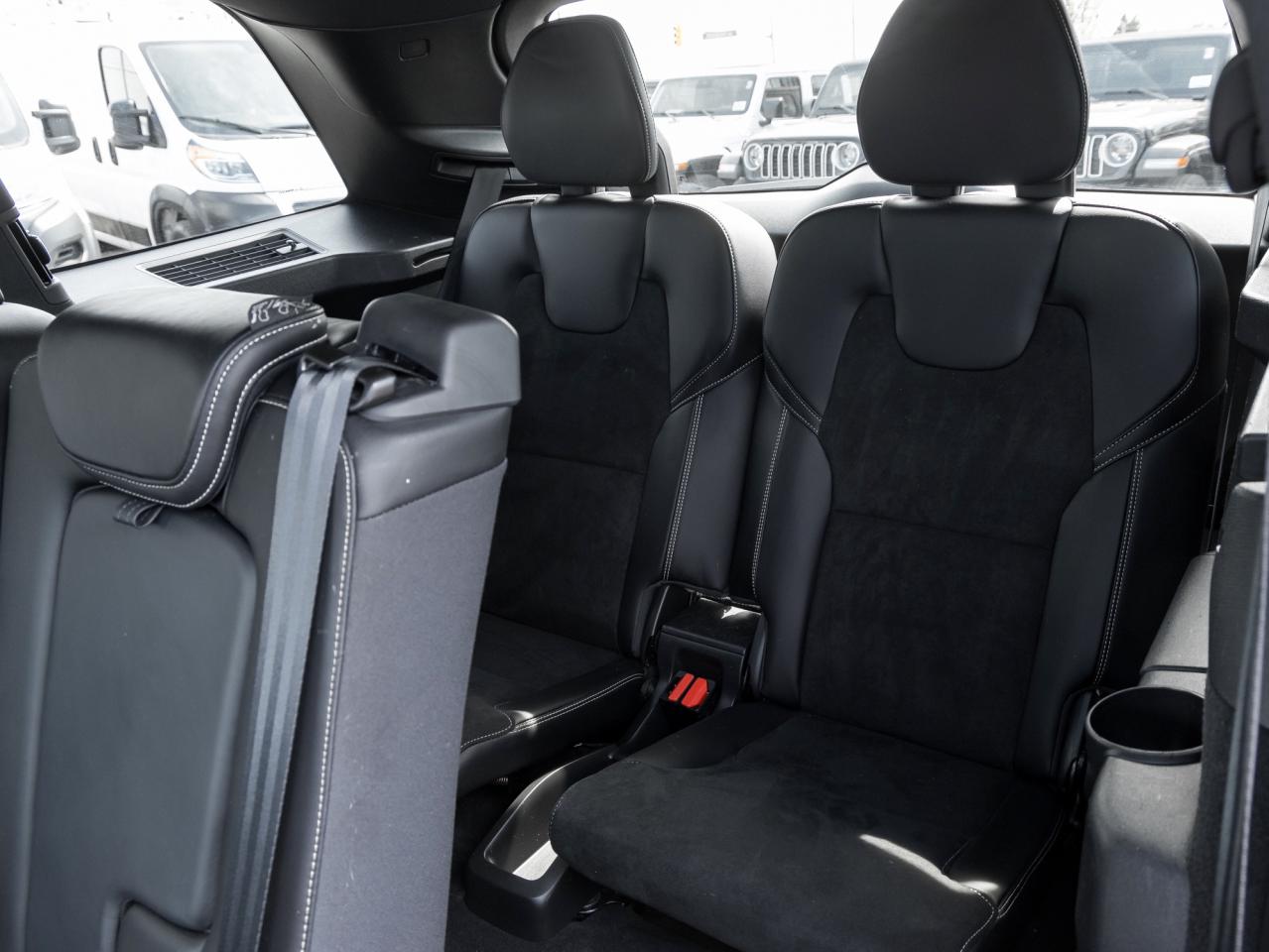 2022 Volvo XC90 T6 AWD R-Design 7-Seater   PANO_ROOF   NAVI Photo