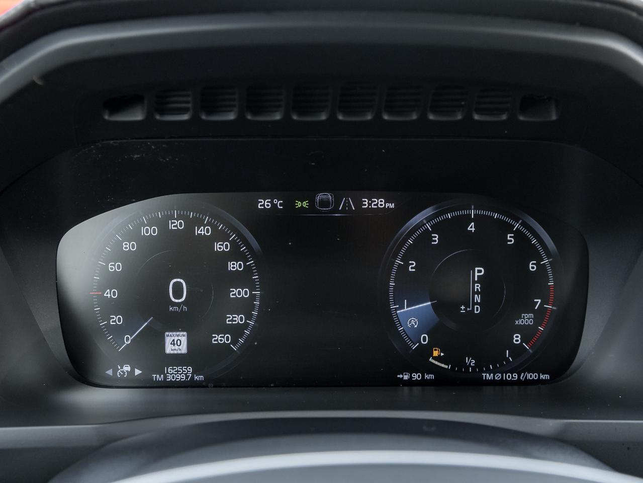 2022 Volvo XC90 T6 AWD R-Design 7-Seater   PANO_ROOF   NAVI Photo