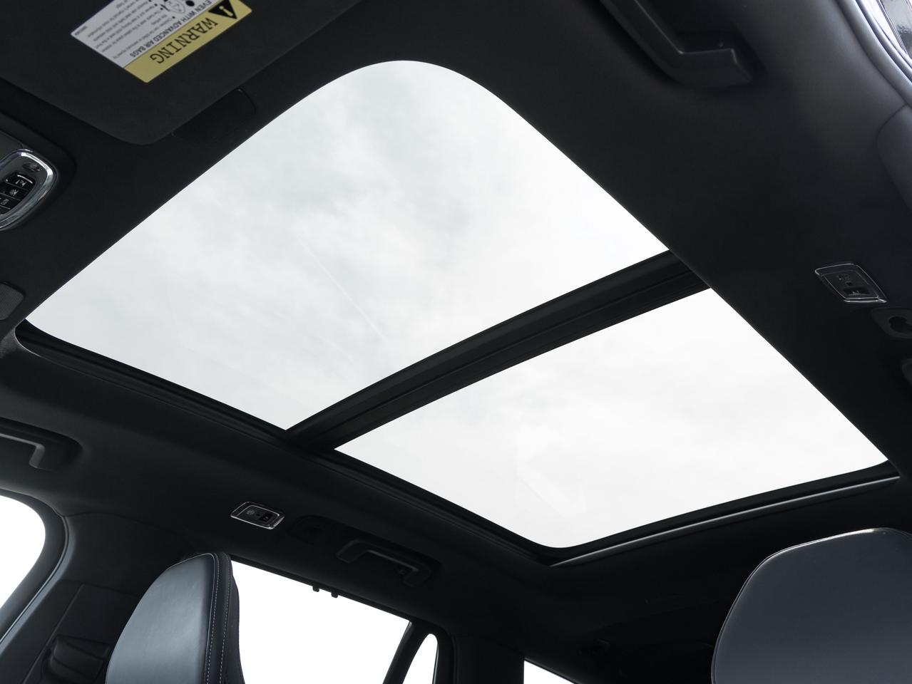 2022 Volvo XC90 T6 AWD R-Design 7-Seater   PANO_ROOF   NAVI Photo