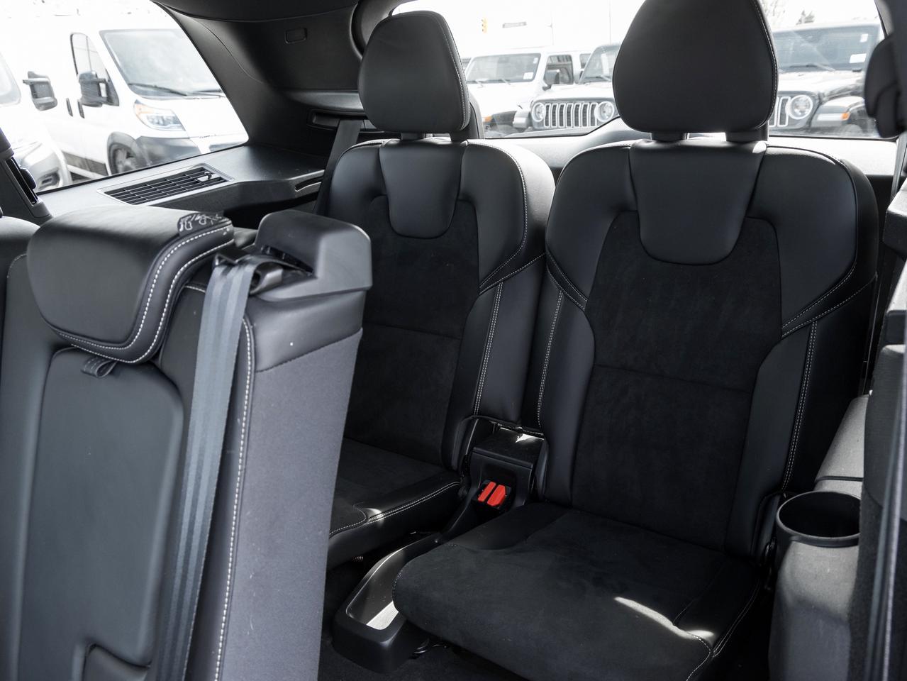 2022 Volvo XC90 T6 AWD R-Design 7-Seater   PANO_ROOF   NAVI Photo