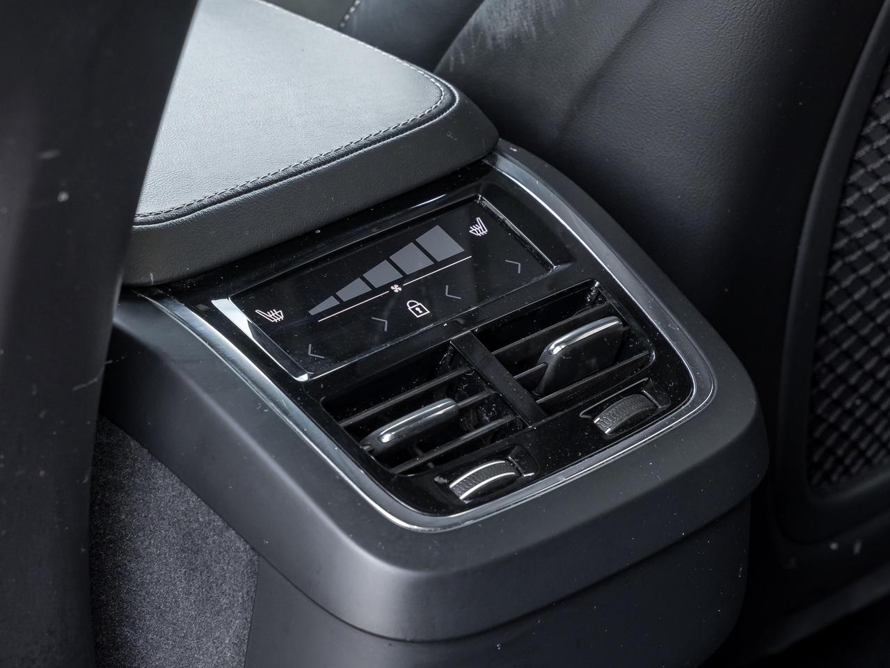 2022 Volvo XC90 T6 AWD R-Design 7-Seater   PANO_ROOF   NAVI Photo