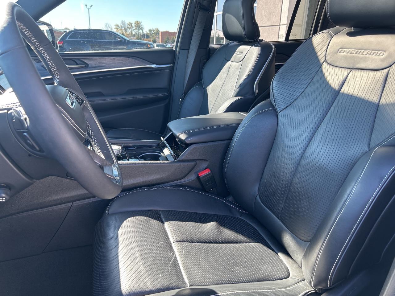 2023 Jeep Grand Cherokee 4xe Overland 4XE Photo