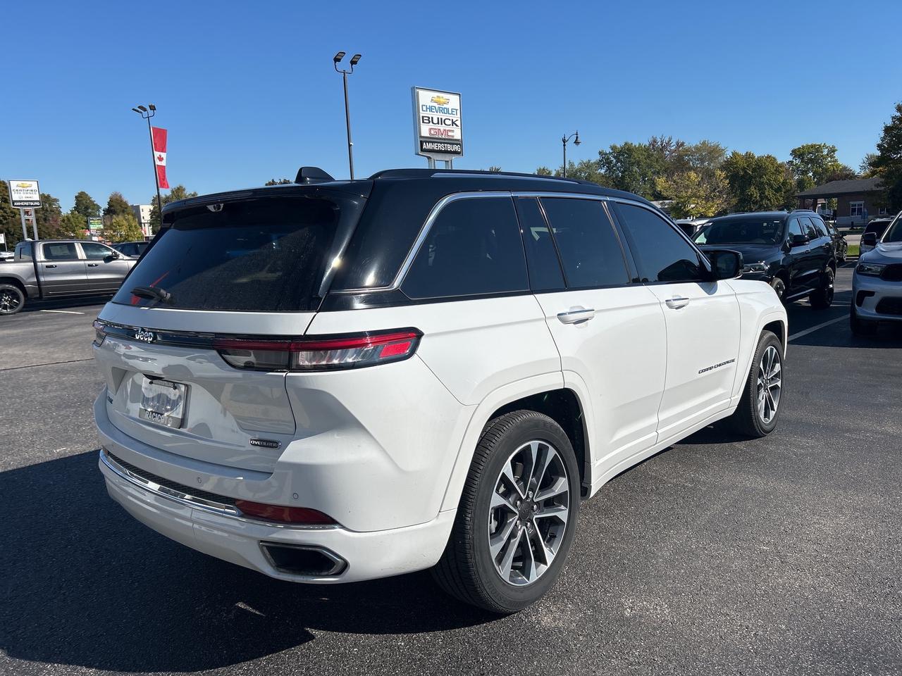 2023 Jeep Grand Cherokee 4xe Overland 4XE Photo3