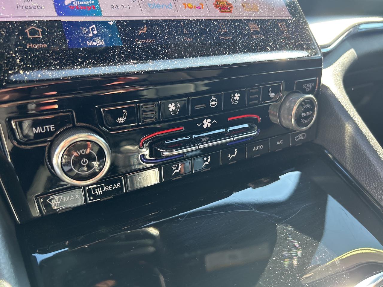 2023 Jeep Grand Cherokee 4xe Overland 4XE Photo