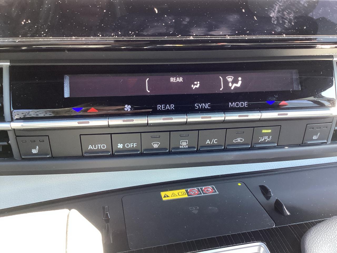 2025 Toyota Sienna XSE 7-Passenger AWD Photo