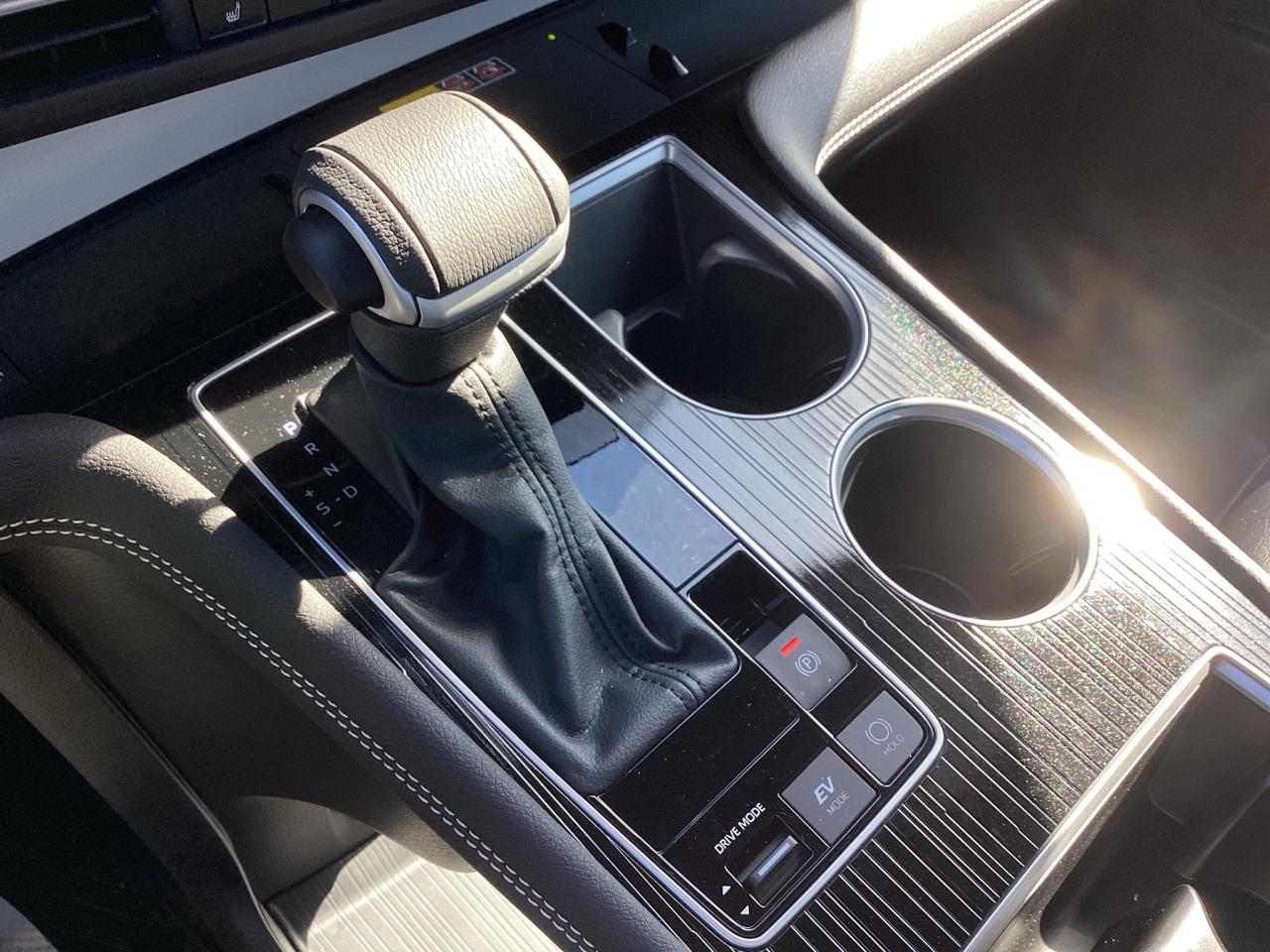 2025 Toyota Sienna XSE 7-Passenger AWD Photo