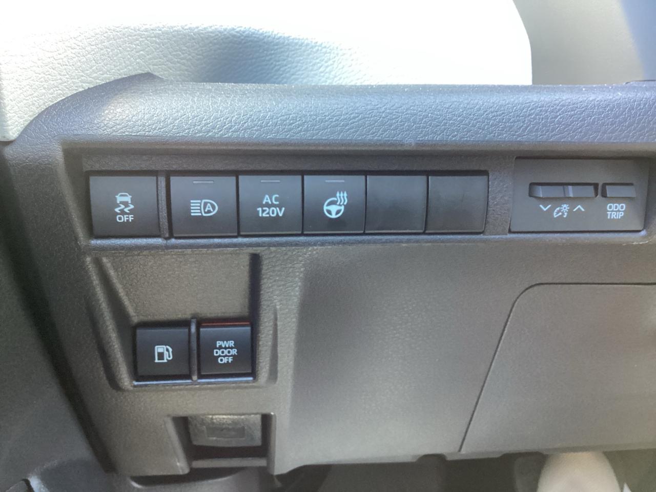 2025 Toyota Sienna XSE 7-Passenger AWD Photo