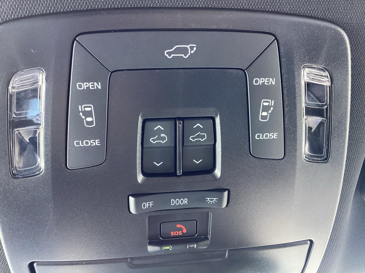 2025 Toyota Sienna XSE 7-Passenger AWD Photo