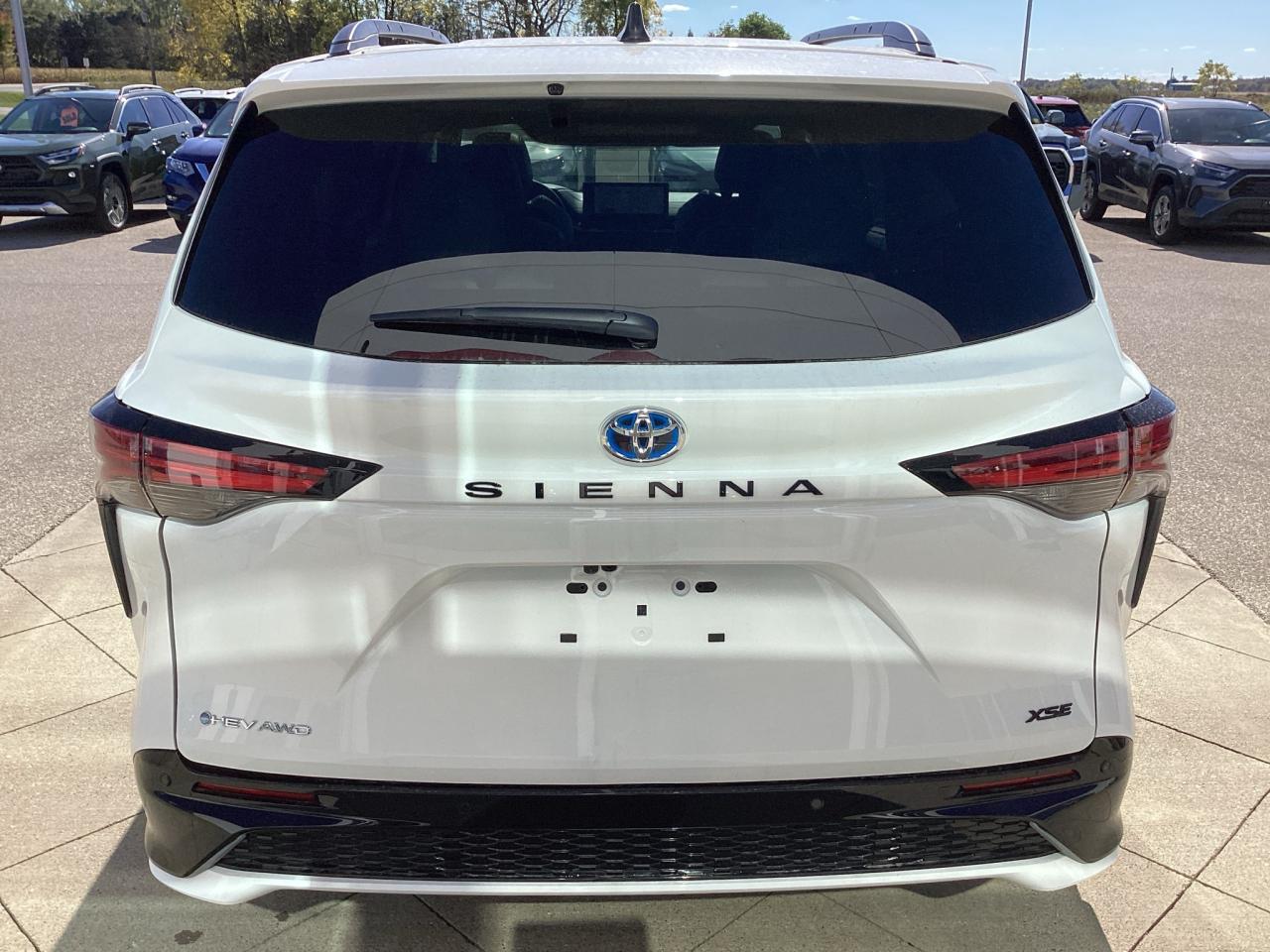 2025 Toyota Sienna XSE 7-Passenger AWD Photo