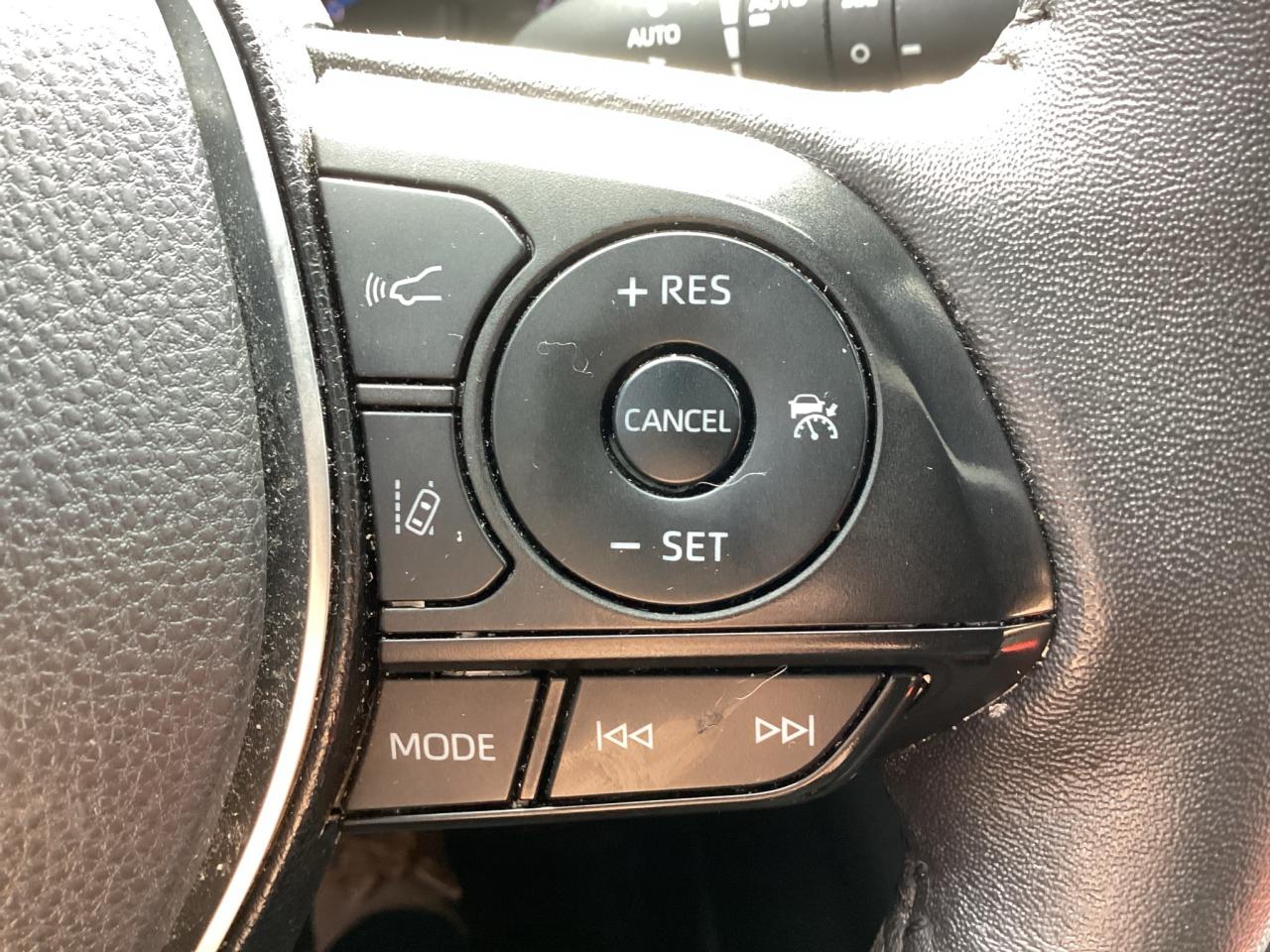 2022 Toyota RAV4 Hybrid SE AWD Photo