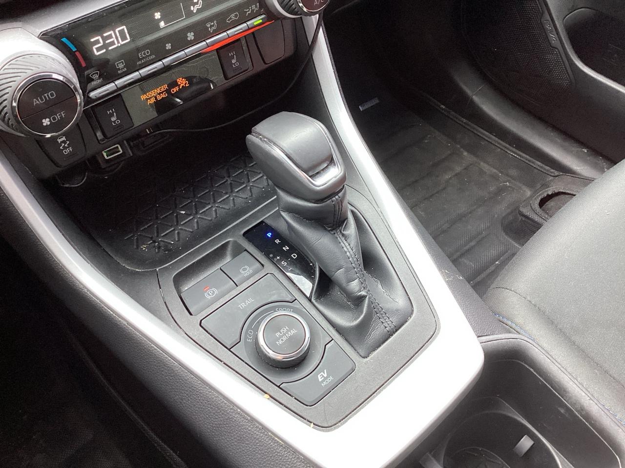 2022 Toyota RAV4 Hybrid SE AWD Photo