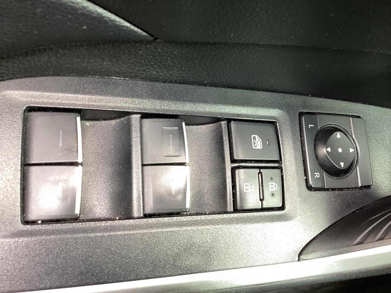 2022 Toyota RAV4 Hybrid SE AWD Photo