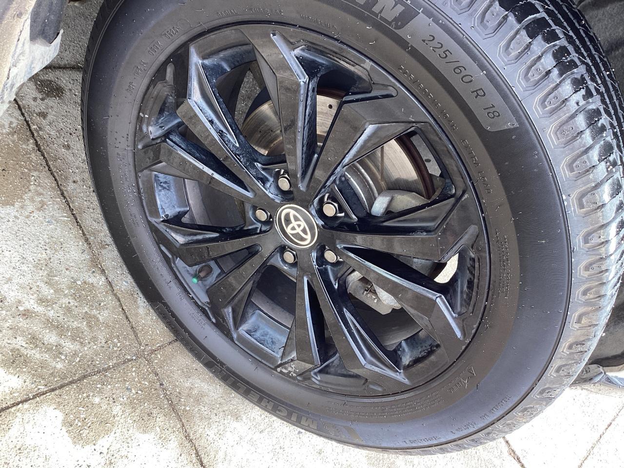 2022 Toyota RAV4 Hybrid SE AWD Photo