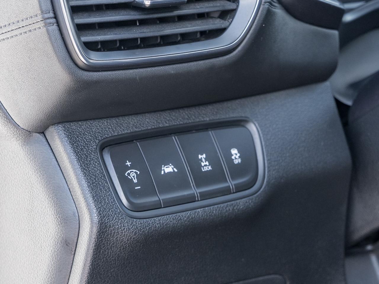 2020 Hyundai Santa Fe 2.4L Essential AWD w-Safety Package Photo