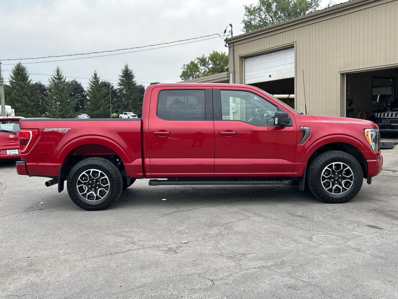 2022 Ford F-150 SPORT 4x4 3.5L  CALL NAPANEE 613-354-2100 Photo