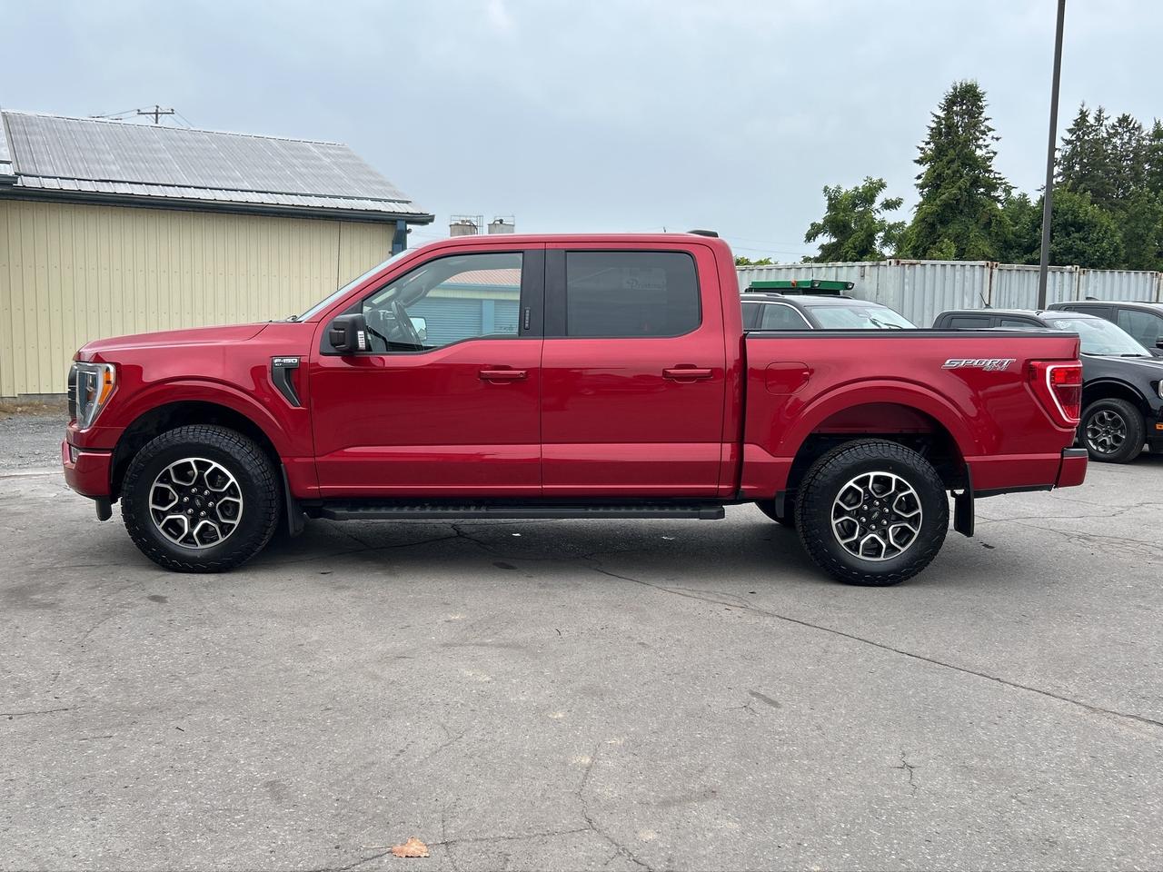 2022 Ford F-150 SPORT 4x4 3.5L  CALL NAPANEE 613-354-2100 Photo