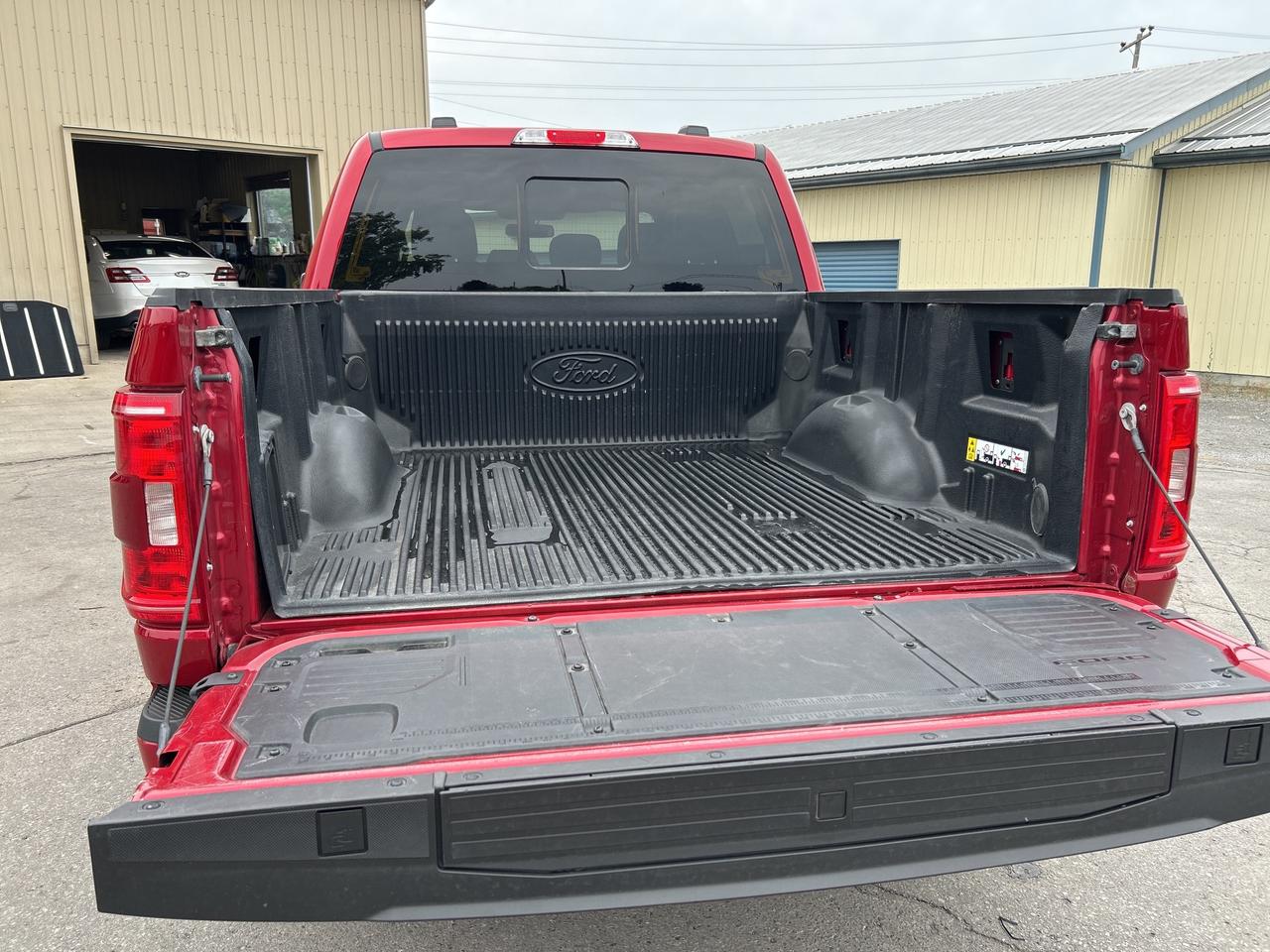 2022 Ford F-150 SPORT 4x4 3.5L  CALL NAPANEE 613-354-2100 Photo