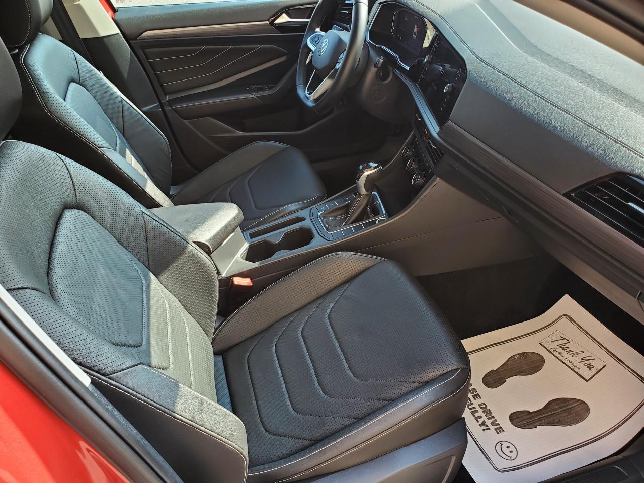 2022 Volkswagen Jetta Highline NAVI/LEATHER/PANO ROOF  CALL BELLEVILLE Photo