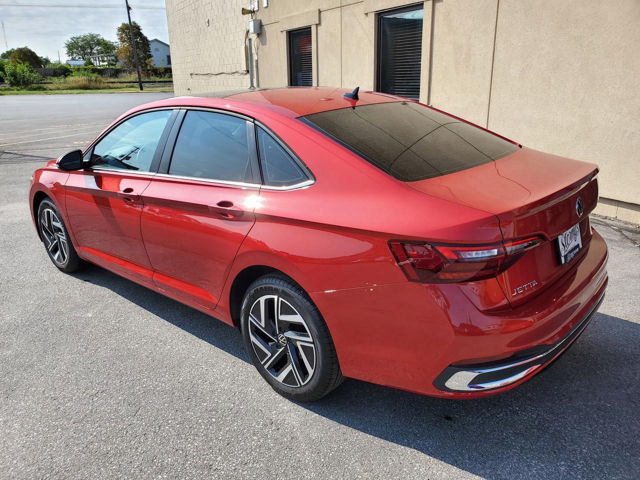 2022 Volkswagen Jetta Highline NAVI/LEATHER/PANO ROOF  CALL BELLEVILLE Photo