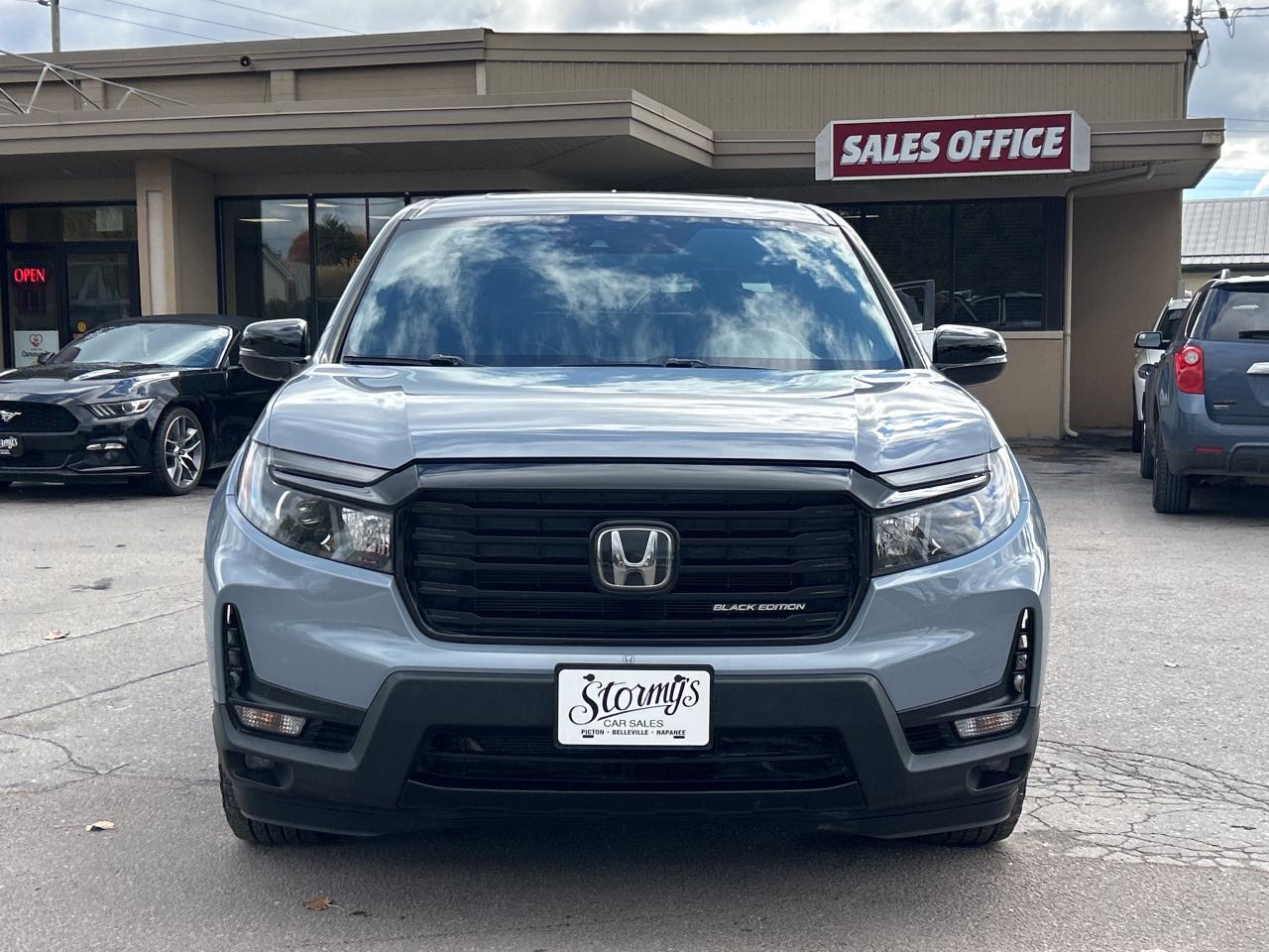 2022 Honda Ridgeline Black Edition FULLY LOADED!! CALL BELLEVILLE 66KM! Photo
