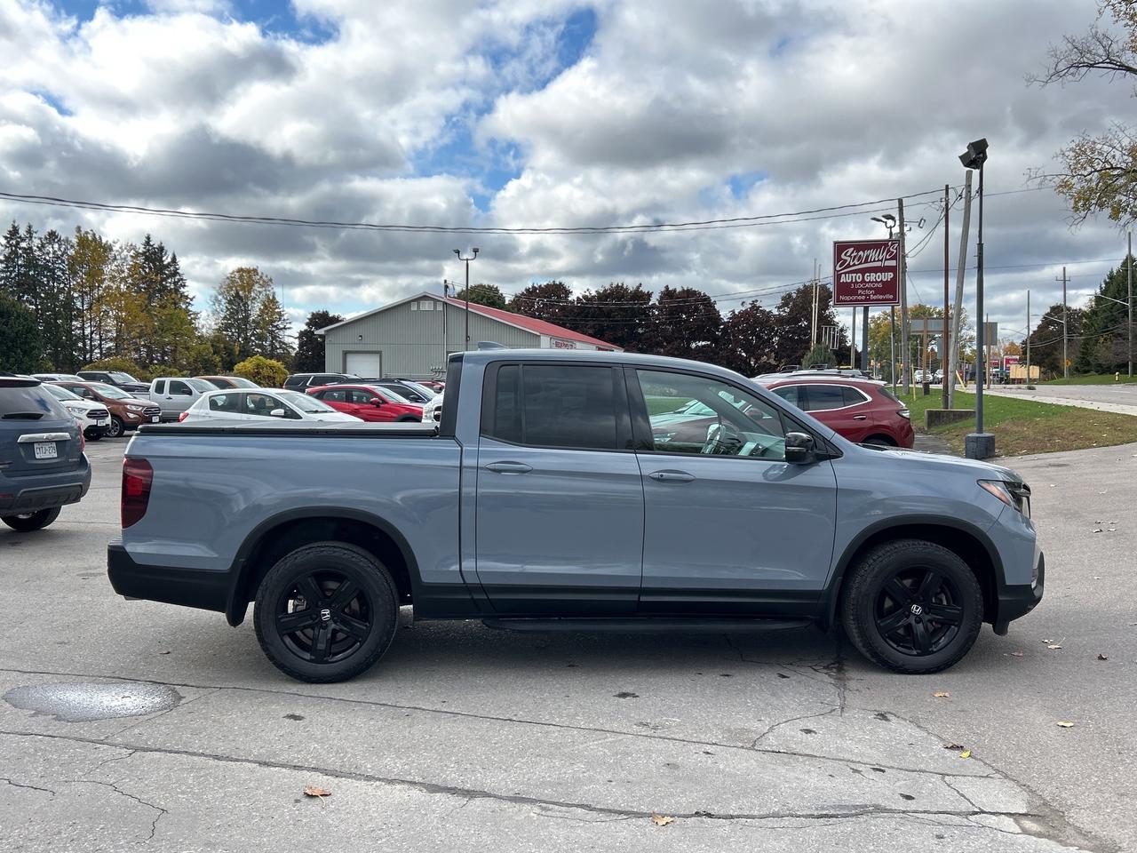 2022 Honda Ridgeline Black Edition FULLY LOADED!! CALL BELLEVILLE 66KM! Photo