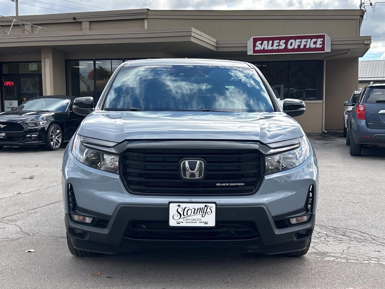2022 Honda Ridgeline Black Edition FULLY LOADED!! CALL BELLEVILLE 66KM! Photo