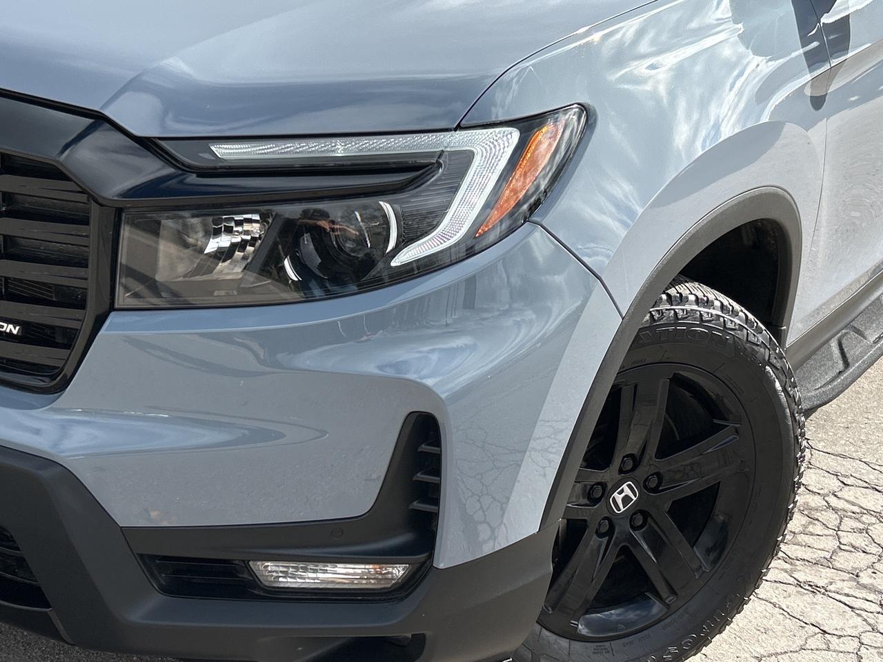 2022 Honda Ridgeline Black Edition FULLY LOADED!! CALL BELLEVILLE 66KM! Photo