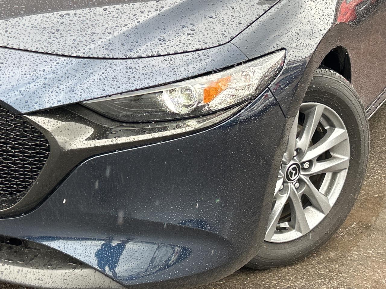 2025 Mazda Mazda3 Sport GS SPORT HATCH/AUTO *CALL BELLEVILLE 613-961-8848 Photo