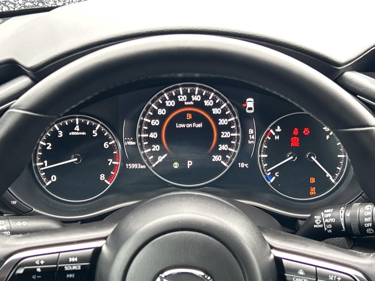 2025 Mazda Mazda3 Sport GS SPORT HATCH/AUTO *CALL BELLEVILLE 613-961-8848 Photo