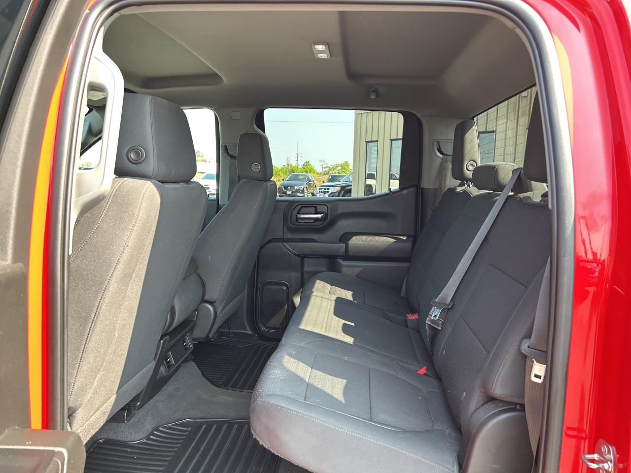 2022 Chevrolet Silverado 1500 LTD Custom Trail Boss **CALL BELLEVILLE 1-613-961-8848 Photo