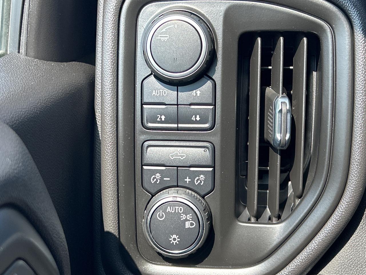 2022 Chevrolet Silverado 1500 LTD Custom Trail Boss 6.2L CALL NAPANEE 613-354-2100 Photo