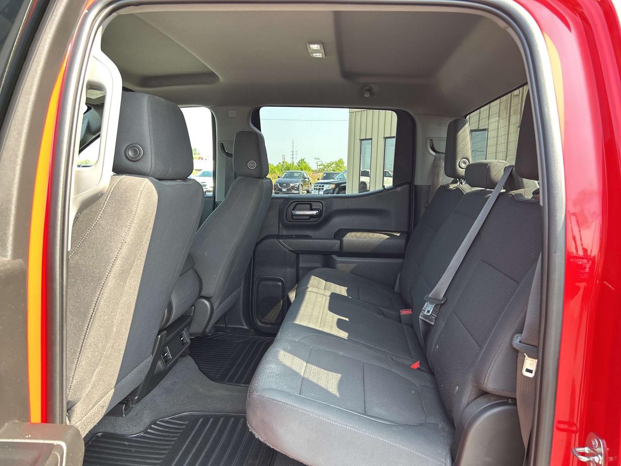 2022 Chevrolet Silverado 1500 Custom Trail Boss  CALL NAPANEE 613-354-2100 Photo