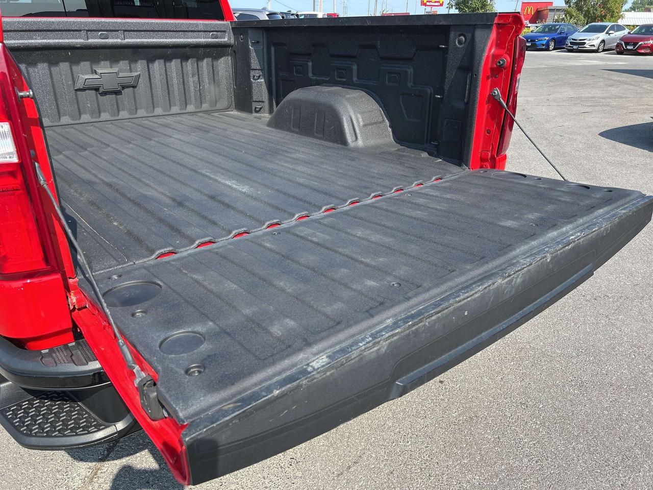 2022 Chevrolet Silverado 1500 Custom Trail Boss  CALL NAPANEE 613-354-2100 Photo