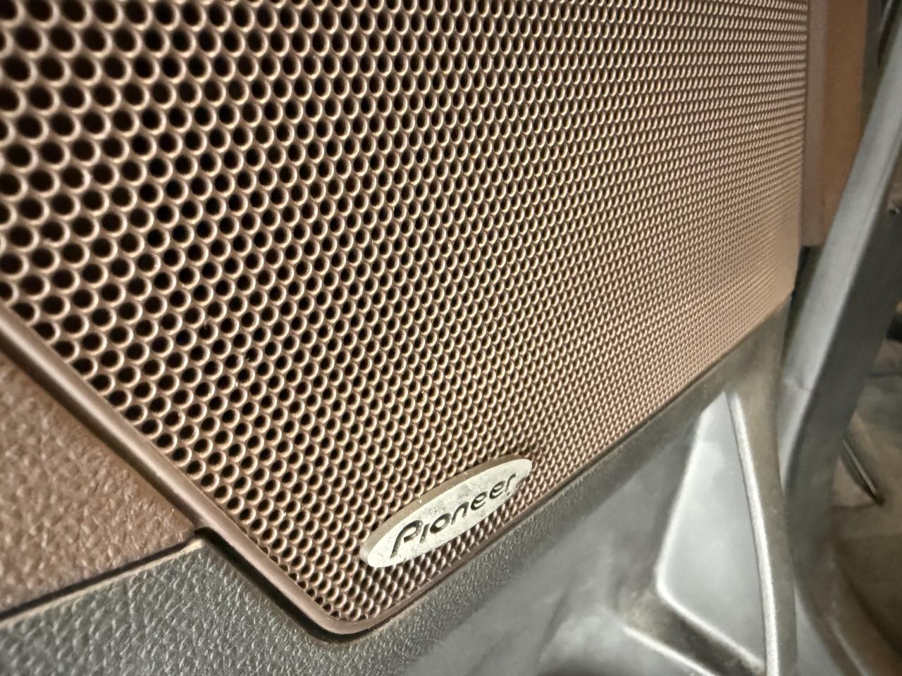 2014 Chevrolet Equinox LTZ   ONE OWNER   2 SETS OF TIRES/RIMS   LOW KM! Photo