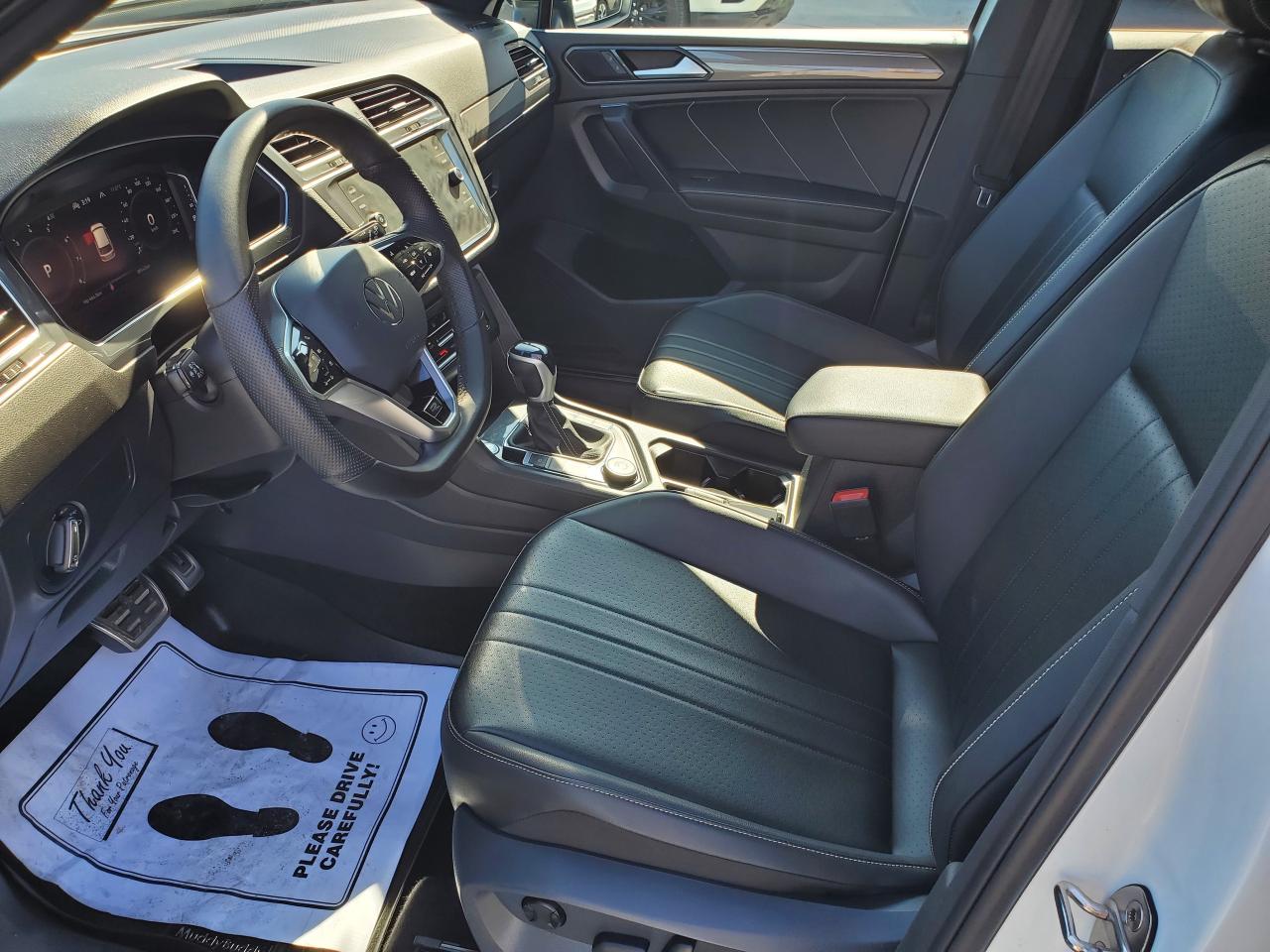 2022 Volkswagen Tiguan Comfortline R-Line Black Edition  **CALL NAPANEE Photo