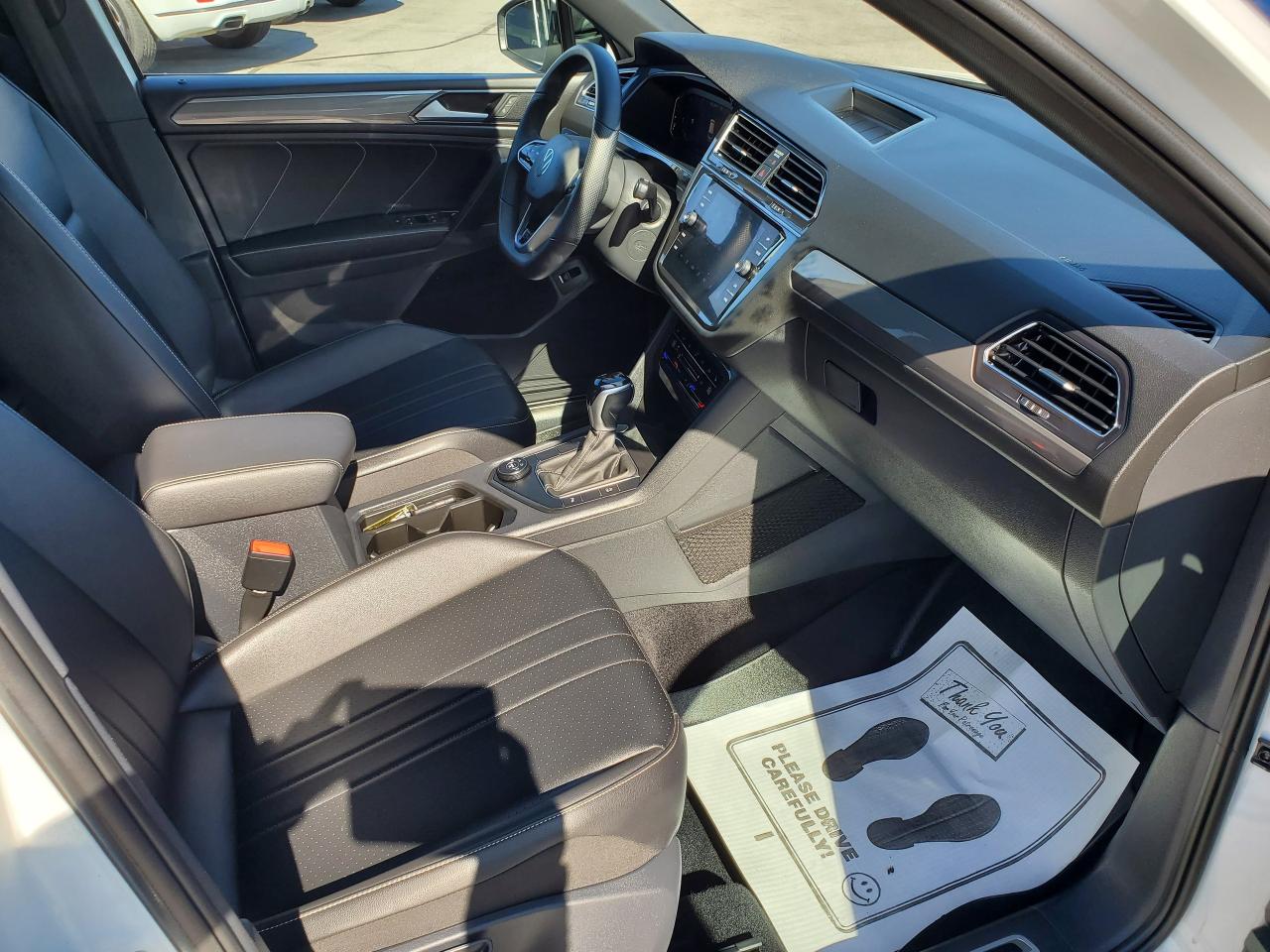 2022 Volkswagen Tiguan Comfortline R-Line Black Edition  **CALL NAPANEE Photo