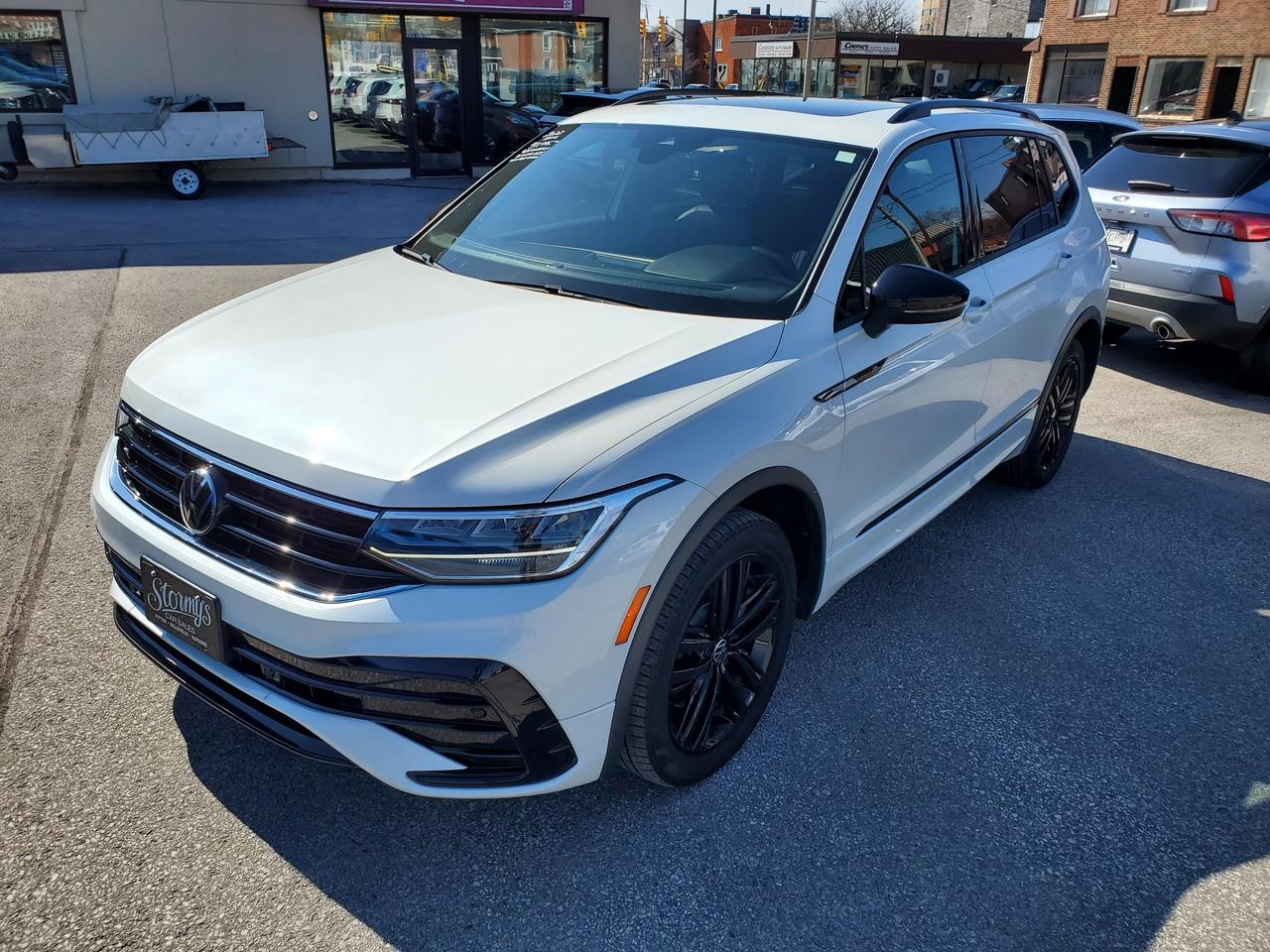 2022 Volkswagen Tiguan Comfortline R-Line Black Edition  **CALL NAPANEE Photo