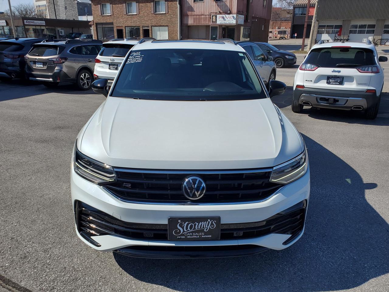 2022 Volkswagen Tiguan Comfortline R-Line Black Edition  **CALL NAPANEE Photo2